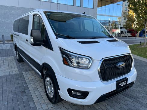 Used 2023 Ford Transit 350 XLT image 5
