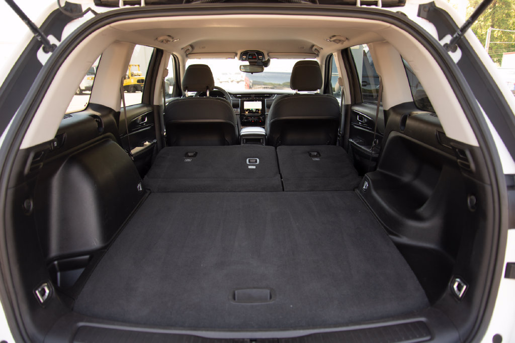 Used 2023 Jeep Grand Cherokee Laredo AWD/4WD image 21