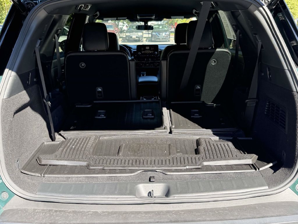 Used 2025 Nissan Pathfinder Rock Creek AWD/4WD image 11