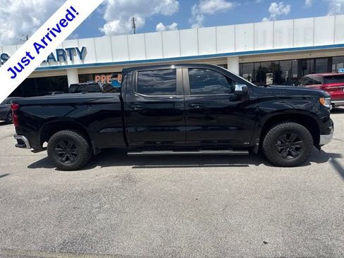Used 2023 Chevrolet Silverado 1500 LT w/ Convenience Package II AWD/4WD image 2