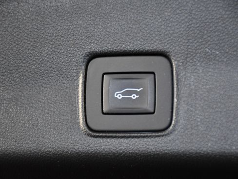 Used 2024 Chevrolet TrailBlazer RS w/ Convenience Package AWD/4WD image 52