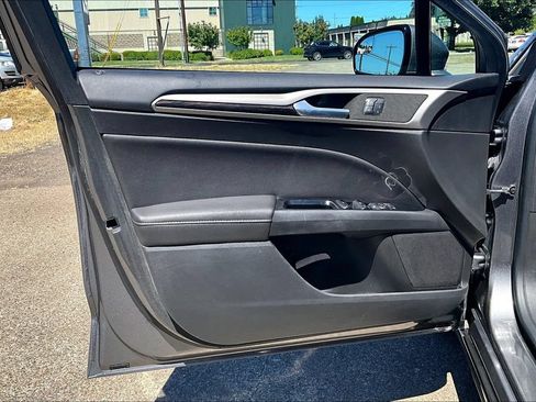 Used 2013 Ford Fusion SE FWD image 22