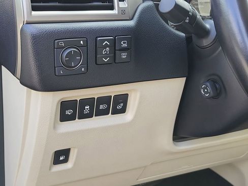 Used 2021 Lexus GX 460 Luxury w/ Sport Design Package image 18