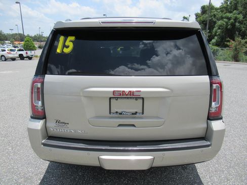 Used 2015 GMC Yukon XL SLT w/ HD Trailering Package RWD image 6
