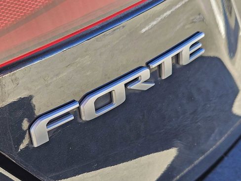 Used 2023 Kia Forte LXS image 11