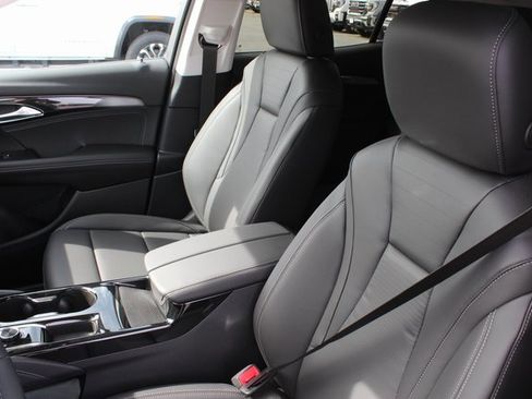 New 2025 Buick Envision Preferred image 2