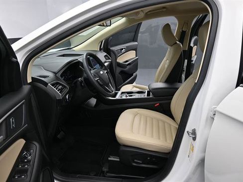 Certified 2024 Ford Edge SEL w/ Convenience Package AWD/4WD image 14