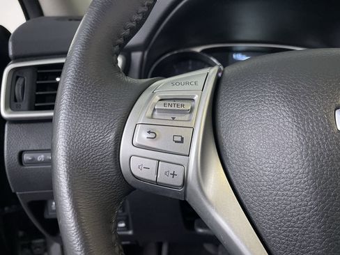 Used 2016 Nissan Rogue SL w/ SL Premium Package image 29