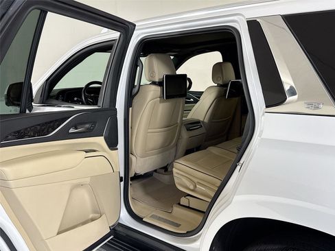 Used 2021 Cadillac Escalade Premium Luxury AWD/4WD image 27