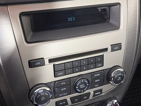 Used 2011 Ford Fusion SE image 19