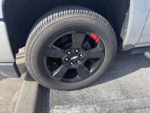 Used 2017 Chevrolet Silverado 1500 LT w/ Redline Edition image 2