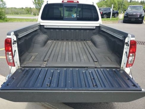 Used 2019 Nissan Frontier SL AWD/4WD image 14
