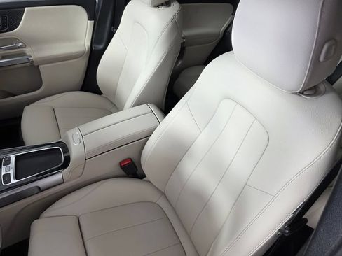 New 2026 Mercedes-Benz GLB 250 image 8