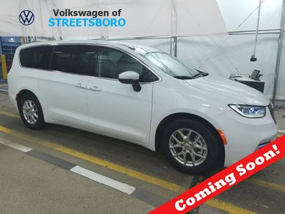 Used 2023 Chrysler Pacifica Touring-L