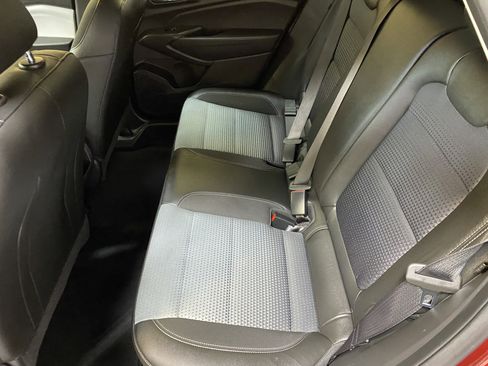 Used 2025 Chevrolet Trax LT w/ LT Convenience Package image 22