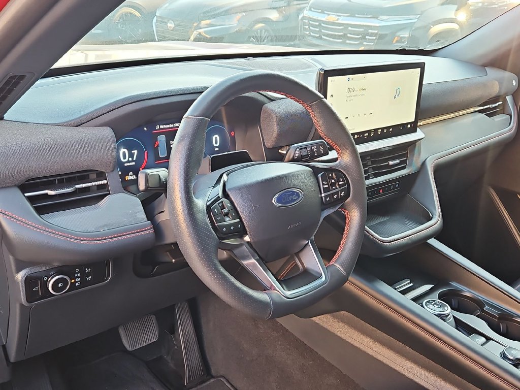 Used 2025 Ford Explorer ST-Line w/ ST-Line Street Pack AWD/4WD image 15