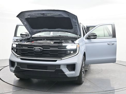 New 2025 Ford Expedition Max Platinum w/ Stealth Performance Package image 39