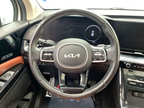 Used 2022 Kia Carnival SX Prestige FWD image 16
