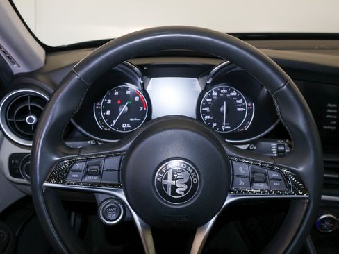 Used 2019 Alfa Romeo Giulia Ti AWD/4WD image 30