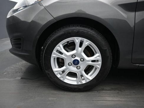 Used 2016 Ford Fiesta SE FWD image 40