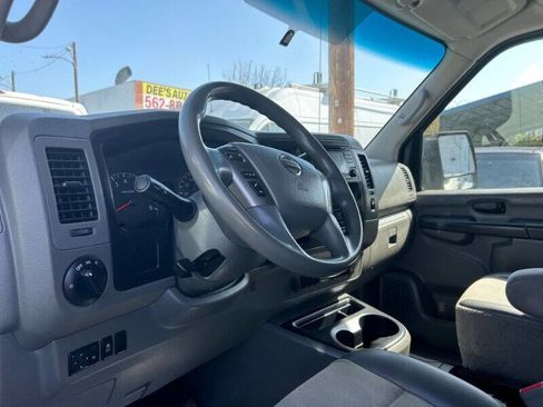Used 2018 Nissan NV 2500 S image 6