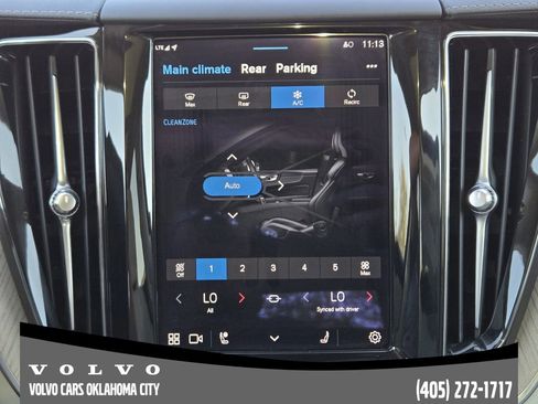 Certified 2023 Volvo XC60 B5 Ultimate w/ Climate Package image 18