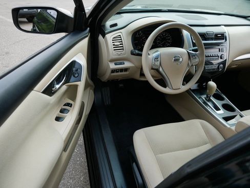 Used 2015 Nissan Altima 2.5 S FWD image 10