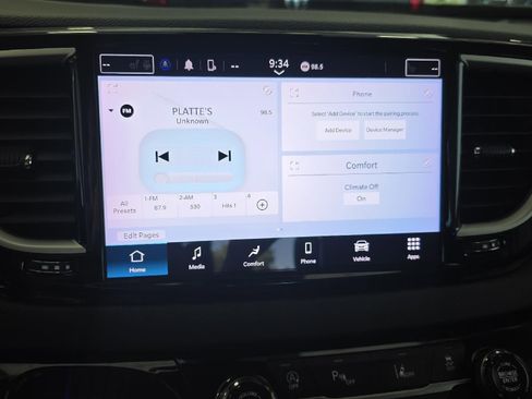 Used 2023 Chrysler Pacifica Touring-L FWD image 14