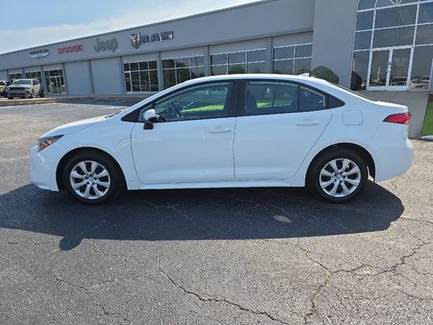 Used 2026 Toyota Corolla LE FWD image 9