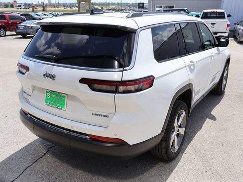 Used 2022 Jeep Grand Cherokee L Limited AWD/4WD image 5