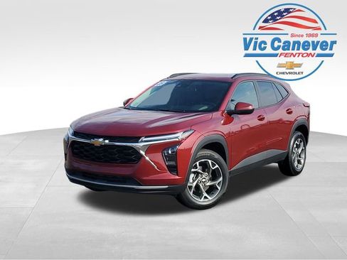 Used 2025 Chevrolet Trax LT w/ LT Convenience Package image 1