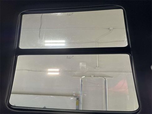 Used 2023 Jeep Grand Cherokee Overland image 27