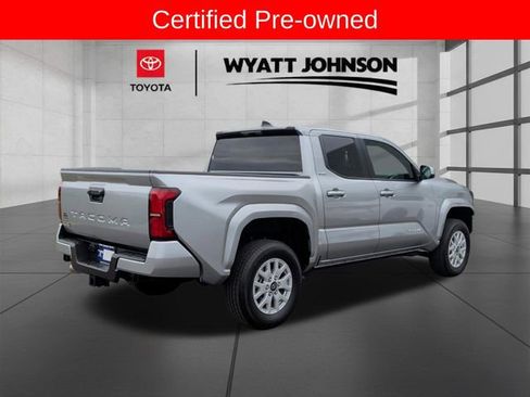 Certified 2025 Toyota Tacoma SR5 AWD/4WD image 5