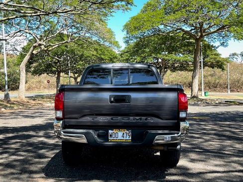Used 2018 Toyota Tacoma SR5 image 4
