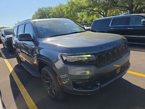 Used 2024 Jeep Wagoneer Series II image 2