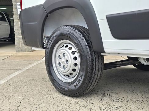 Used 2025 RAM ProMaster 2500 w/ Convenience Group image 36