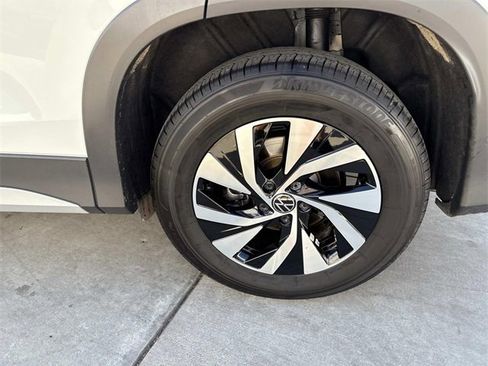 Certified 2025 Volkswagen Tiguan S image 6