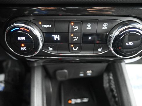 Used 2025 Chevrolet TrailBlazer LT w/ Convenience Package FWD image 16