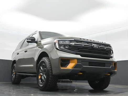 Used 2025 Ford Expedition Tremor AWD/4WD image 5