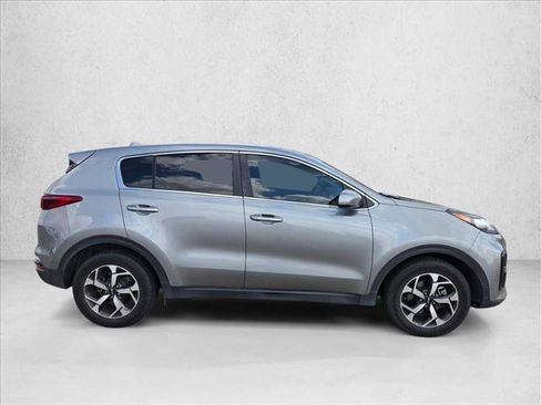 Used 2020 Kia Sportage LX image 3