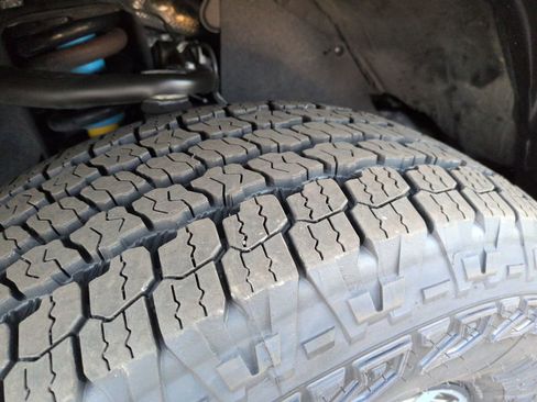 Used 2023 Toyota Tacoma TRD Off-Road AWD/4WD image 28