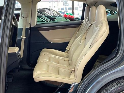 Used 2016 Tesla Model X 90D image 17