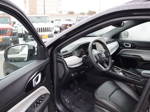 Certified 2024 Jeep Compass Limited image 14