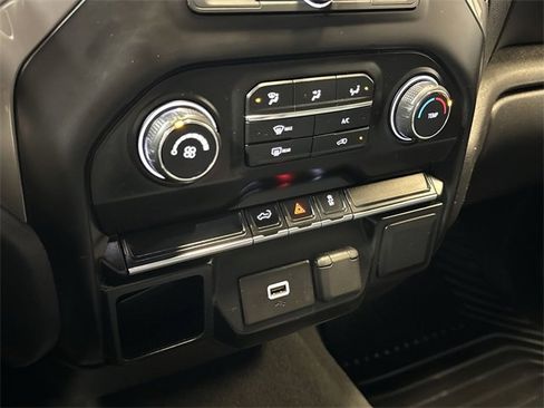 Used 2019 Chevrolet Silverado 1500 Custom w/ Custom Value Package image 18