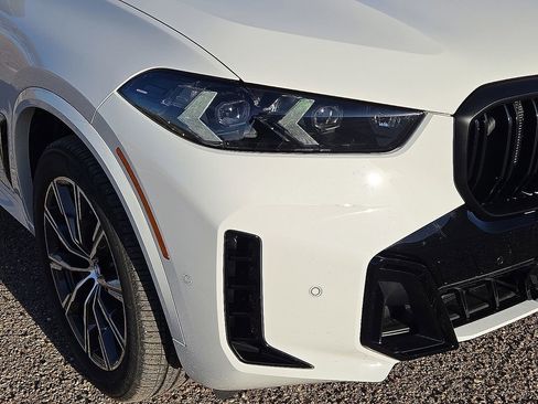 Used 2026 BMW X5 M60i image 7