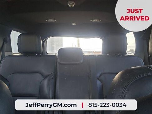 Used 2017 Ford Explorer XLT w/ Equipment Group 202A AWD/4WD image 22