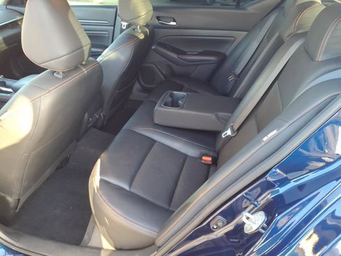 Certified 2022 Nissan Altima 2.5 SR image 9