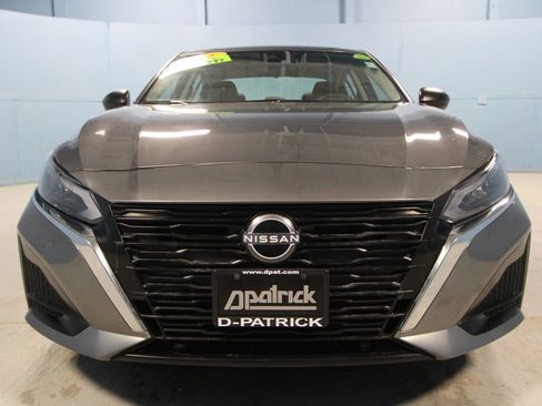 Used 2025 Nissan Altima 2.5 SV image 21