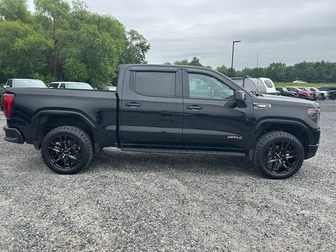 Used 2025 GMC Sierra 1500 AT4 w/ Technology Package AWD/4WD image 5