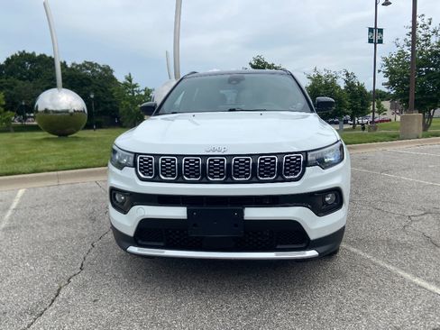 Used 2025 Jeep Compass Limited AWD/4WD image 6